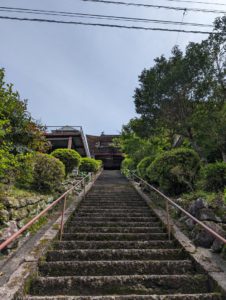 霊巌寺参道